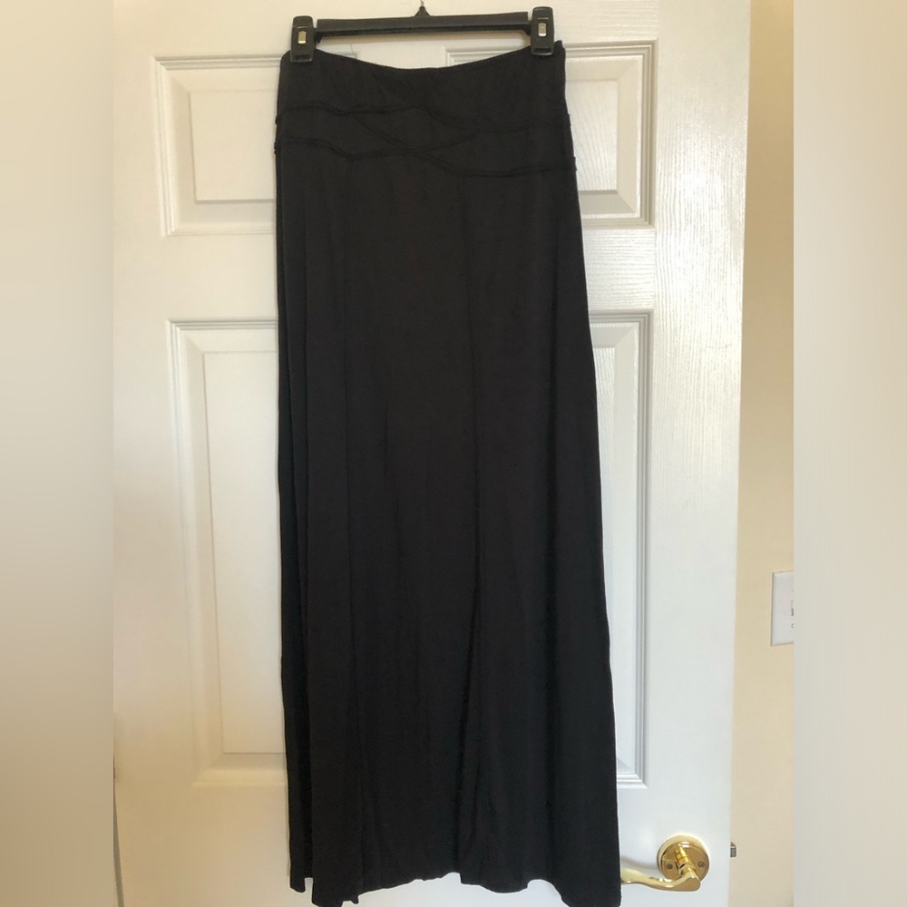 Studio M Classic Black Maxi Skirt, with comfort waistband,41”L,14 Waist,stretchy